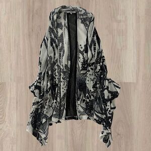 Venario Sleeveless Caridgan